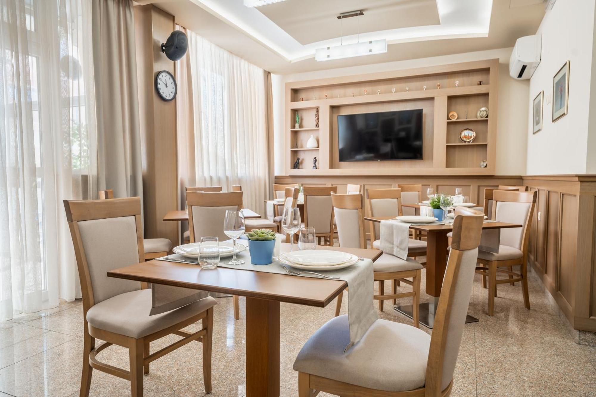 Aquasun Family Hotel 산단스키 외부 사진